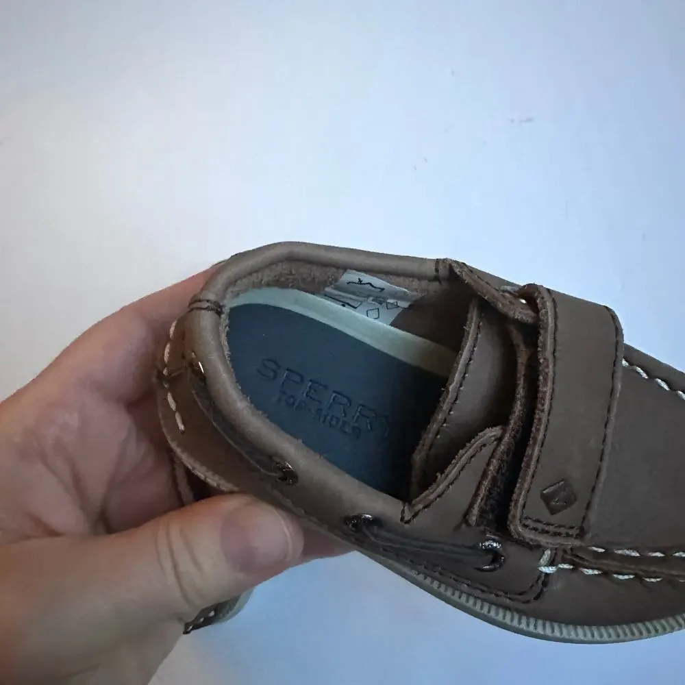 Sperry Halyard Brown Hook & Loop Boat Shoes - Size 5.5